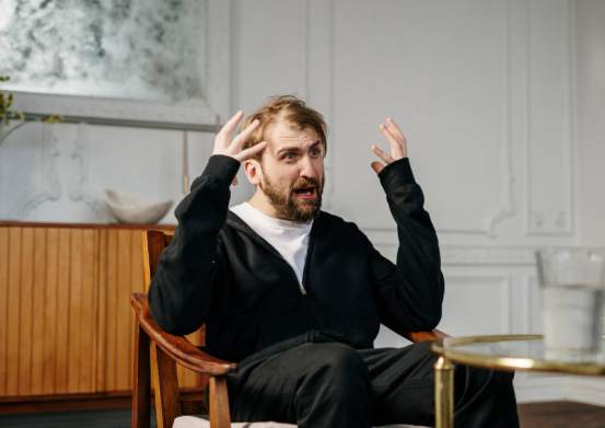 重庆做心理咨询可以选择哪些医院？心理咨询中，如何帮助双相患者识别情绪波动的早期信号？