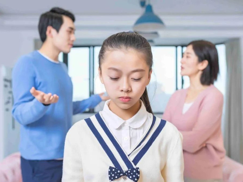 重庆心理咨询哪家医院有？青少年抑郁治愈后，如何通过心理疏导规避校园压力二次诱发？